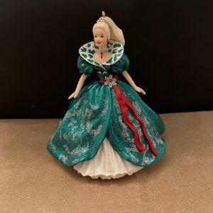 Hallmark Holiday Barbie 1995 Ornament